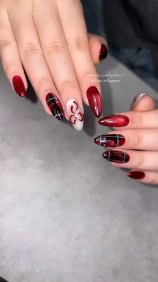 ネイル 関山 志乃のネイルデザイン