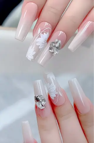 ネイル D-BEAUTY Nailsalonのネイルデザイン