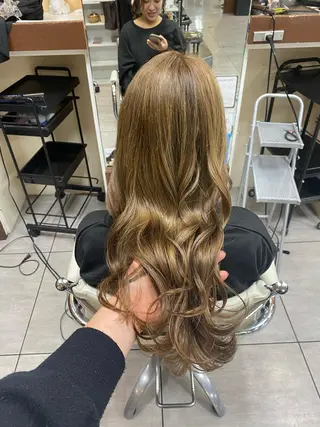 ロング カラー ヘアアレンジ 川上 麻梨阿のヘアスタイル