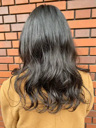 ロング パーマ エイト ウメダのヘアスタイル
