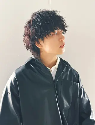 ショート パーマ メンズ 片瀬 結のヘアスタイル
