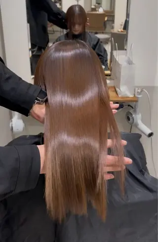 ロング 🥇赤み消しカラー／ 髪質改善の匠🥇のヘアスタイル