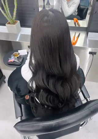ロング Itsuki/心斎橋 髪質改善/暗髪カラーのヘアスタイル