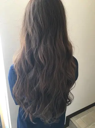 ロング カラー ヘアアレンジ IVY villa Suzu.のヘアスタイル