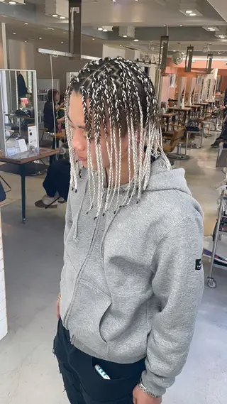 ショート 派手髪支持率No1 Eisukeのヘアスタイル