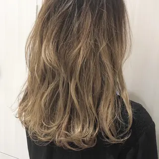 カラー 三鷹で1番ショート ボブをカットする新谷のヘアスタイル