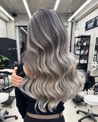 ロング カラー 大野 伽月/オンカラーのヘアスタイル