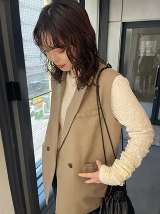ミディアム カラー パーマ 💓パーマ，💗 レイヤーカットのヘアスタイル