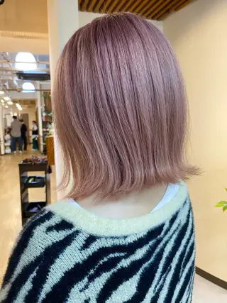 ショート カラー 白髪ぼかし バレイヤージュ志鎌のヘアスタイル