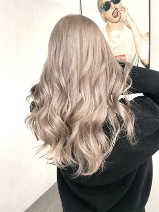 セミロング ヘアアレンジ カラー ハイトーン カラーのヘアスタイル