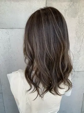 セミロング カラー Mikuri 【Little】のヘアスタイル