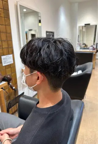 ショート パーマ メンズ 鈴木 優斗のヘアスタイル
