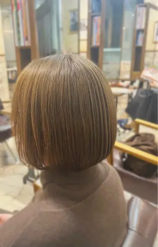 カラー 栗林 萌々のヘアスタイル