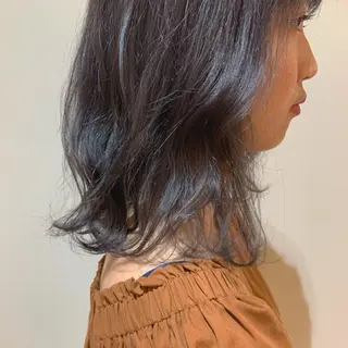 ミディアム カラー 齊藤 衣梨佳のヘアスタイル