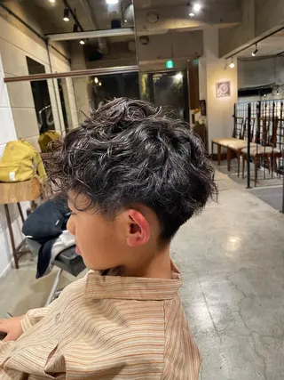 ショート パーマ メンズ 【お洒落パーマ】 Elme　肥塚康汰郎のヘアスタイル