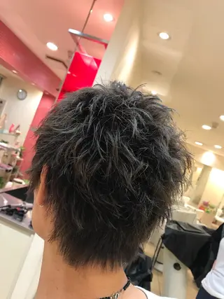 カラー メンズ 斎藤 彩香のヘアスタイル