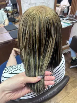 ミディアム ハイトーン×艶カラー 🤍MIZUKIのヘアスタイル