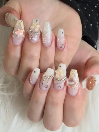 ネイル Kanako 💫のネイルデザイン