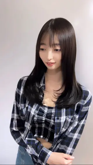 セミロング カラー レイヤー×艶髪特化 マネージャー安藤光司のヘアスタイル