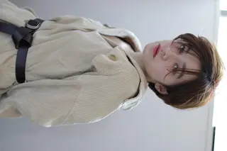 ショート カラー 鍵山 千秋のヘアスタイル