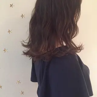 ミディアム 市川 千夏のヘアスタイル