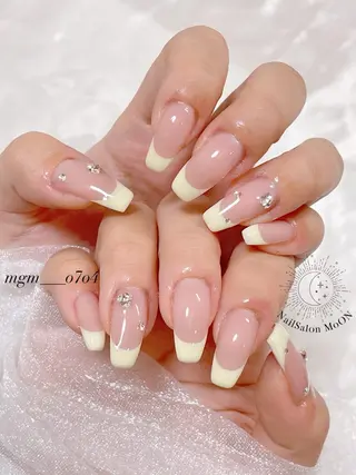 MoON...❤︎ MeGuのネイルデザイン