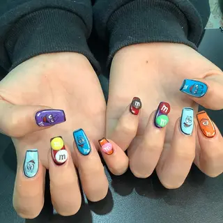 ネイル 個性派ネイルサロン 💅🏼ターコイズのネイルデザイン