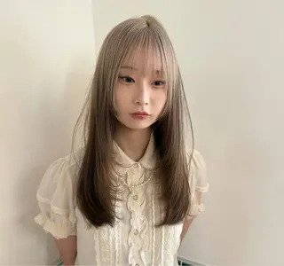 ミディアム カラー ヘアアレンジ 縮毛矯正履歴からの ブリーチ /mamiのヘアスタイル