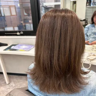 ミディアム 荻野 晴香のヘアスタイル