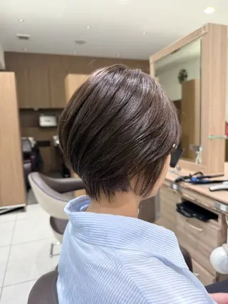 ショート カラー 佐々木 萌のヘアスタイル