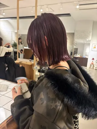 ショート カラー Yui⭐️ 透け感カラーのヘアスタイル