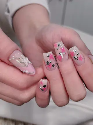 ネイル 惠 美奈のネイルデザイン