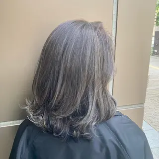 ミディアム カラー 松岡 知のヘアスタイル