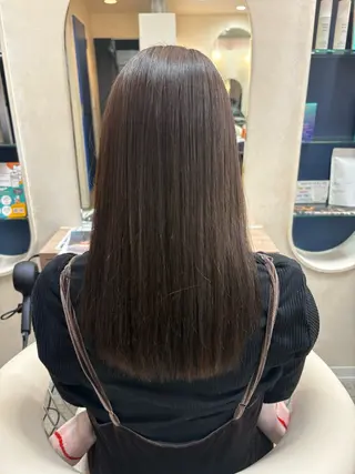 カラー 栗田 優月のヘアスタイル