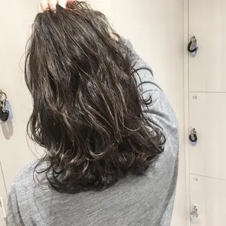 カラー 三鷹で1番ショート ボブをカットする新谷のヘアスタイル