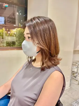 ミディアム 岡田 優香のヘアスタイル