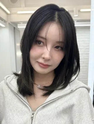 ミディアム mayu /韓国風/艶カラーのヘアスタイル