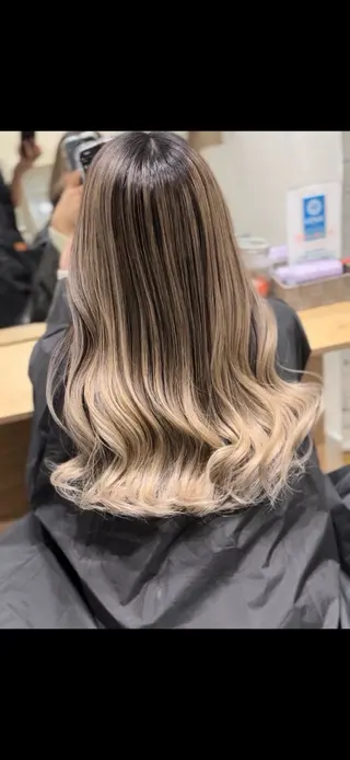 ロング 川下 諒のヘアスタイル