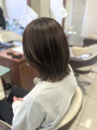 ミディアム Yoko ハイライトのヘアスタイル