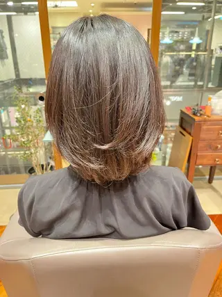 ミディアム パーマ 梅本 佳容子のヘアスタイル