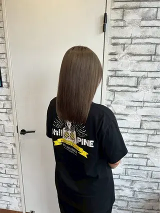 セミロング 伴 星来のヘアスタイル