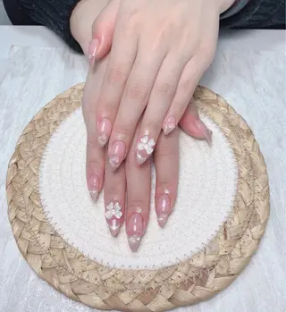 ネイル uu ネイルサロン関内🌼のネイルデザイン