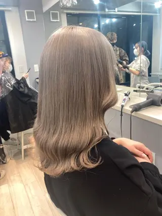 セミロング カラー ☁️hinako☁️ 1HAVANAのヘアスタイル