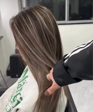 ロング hairstudio NOAのヘアスタイル