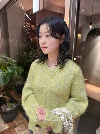 ミディアム パーマ 大橋 芽衣のヘアスタイル