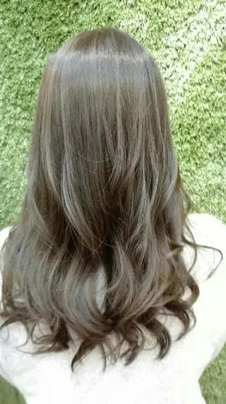 セミロング カラー パーマ マツエク・マツパ ネイル キッズ メンズ ヘアアレンジ MEGUMI megumiのヘアスタイル