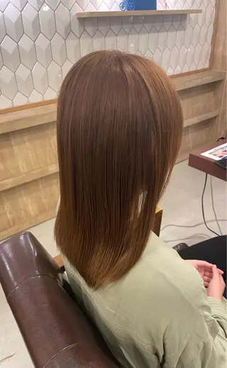 セミロング カラー 目見田 茜のヘアスタイル