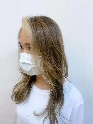 ロング カラー 宇賀 芹加のヘアスタイル