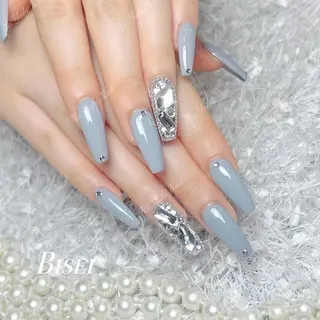 ネイル 🦋 Queenieのネイルデザイン