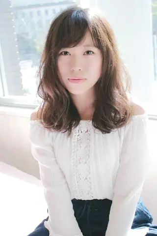 セミロング カラー パーマ 伊藤 功士のヘアスタイル